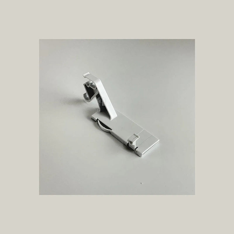 ELECTROLUX - Bisagra derecha congelador - 2231128014